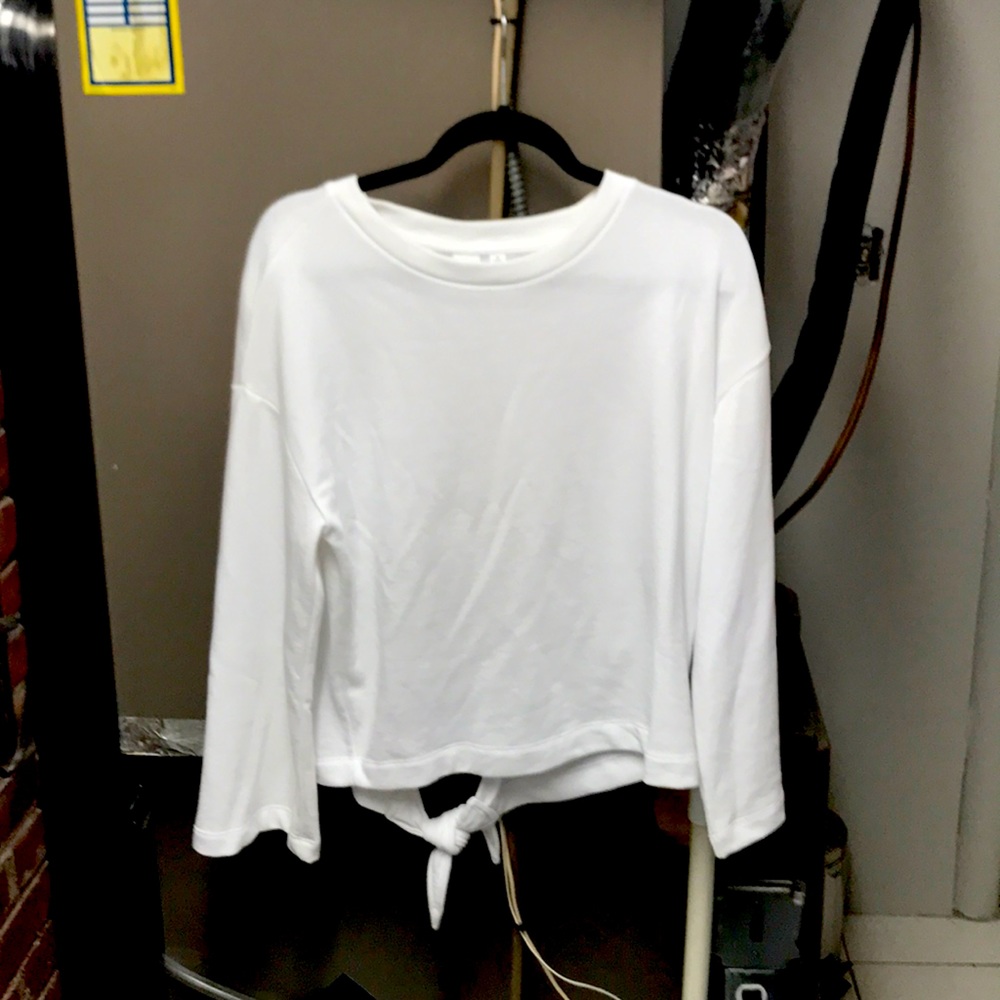 White Sweater/ sweatshirt
